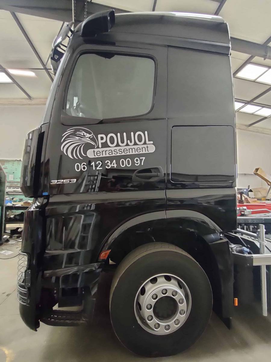 Marquage vhicule Nimes vers Uzès